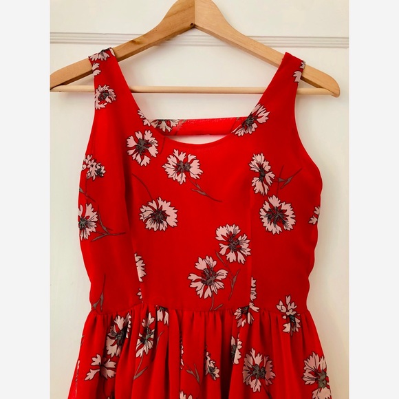 🌷Red Floral Mini Dress with open back - Picture 4 of 6